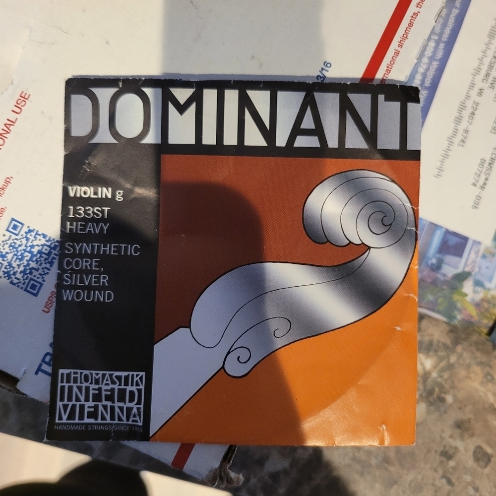 Dominant Violin g 133ST